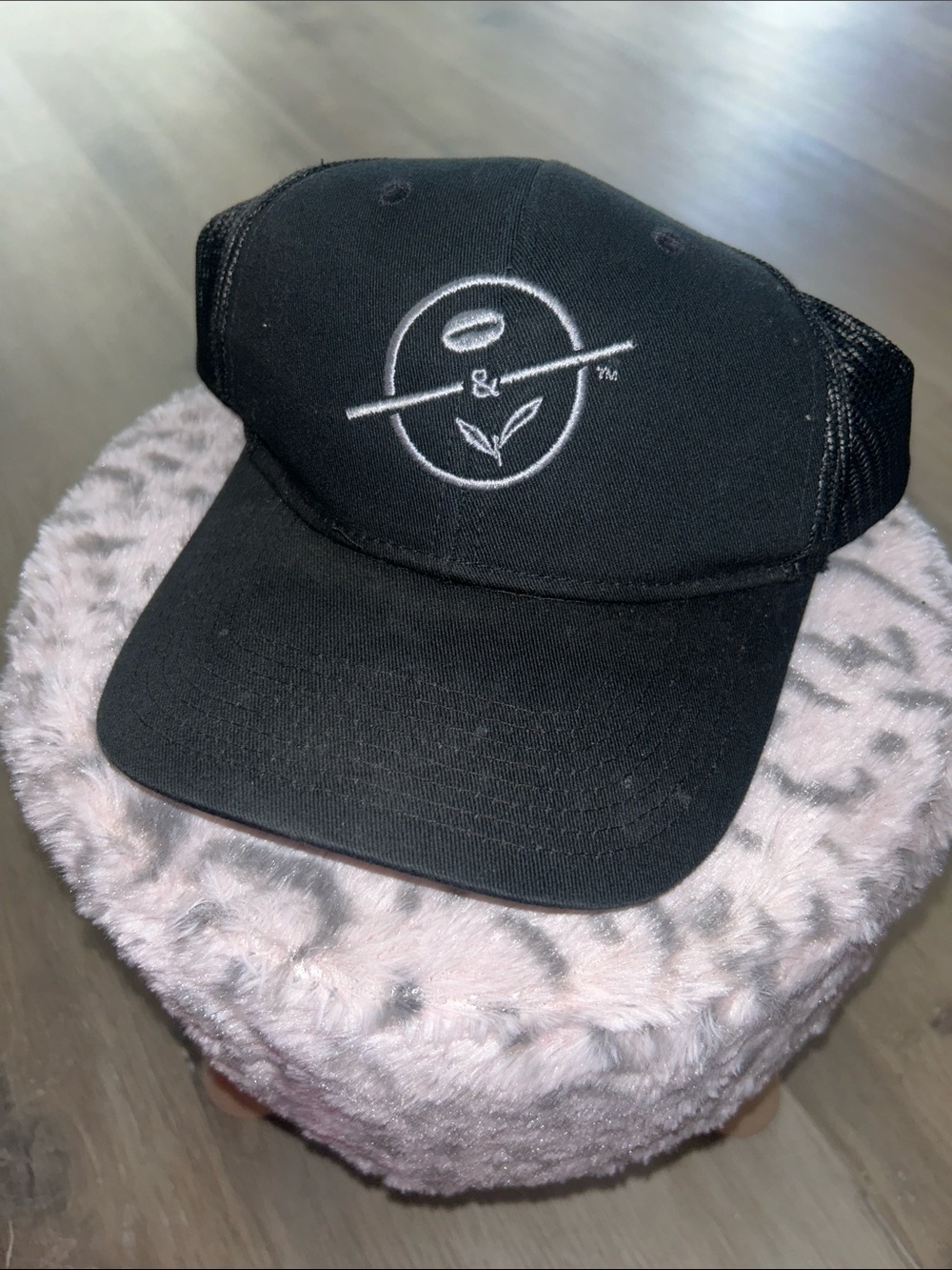 Coffee Bean & Tea Leaf trucker hat